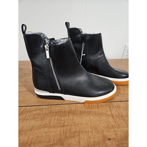 A New Day Women's Ankle Boots Black Faux Leather Zip - Picture 2 of 6